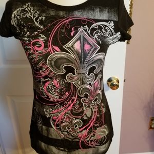 Fleur de lis t-shirt